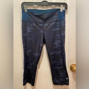 Lululemon Blue Camo Capri Pants